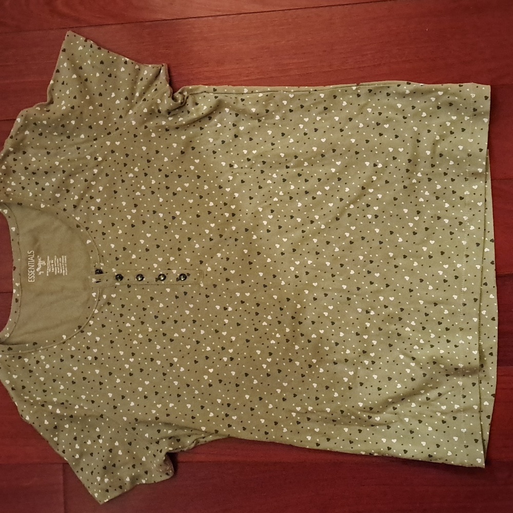 Essentials by Maggie top, size 14/16W, green with dark green and white hearts